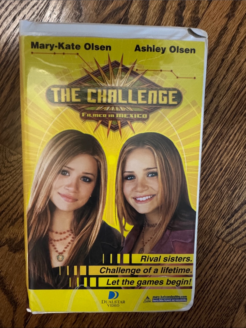 Mary-Kate & Ashley The Challenge VHS 2003 Vintage Olsen Twins Clamshell